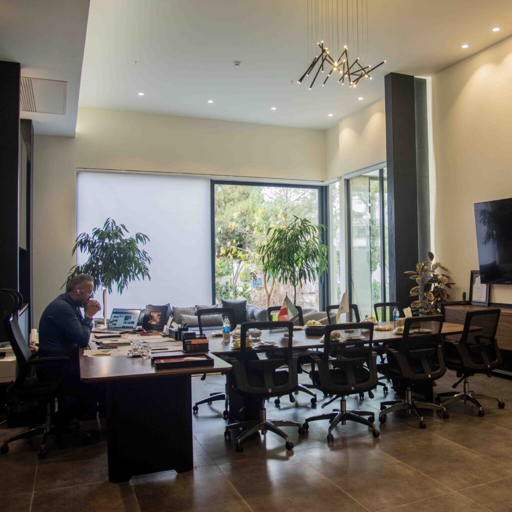 Dena Manager Desk